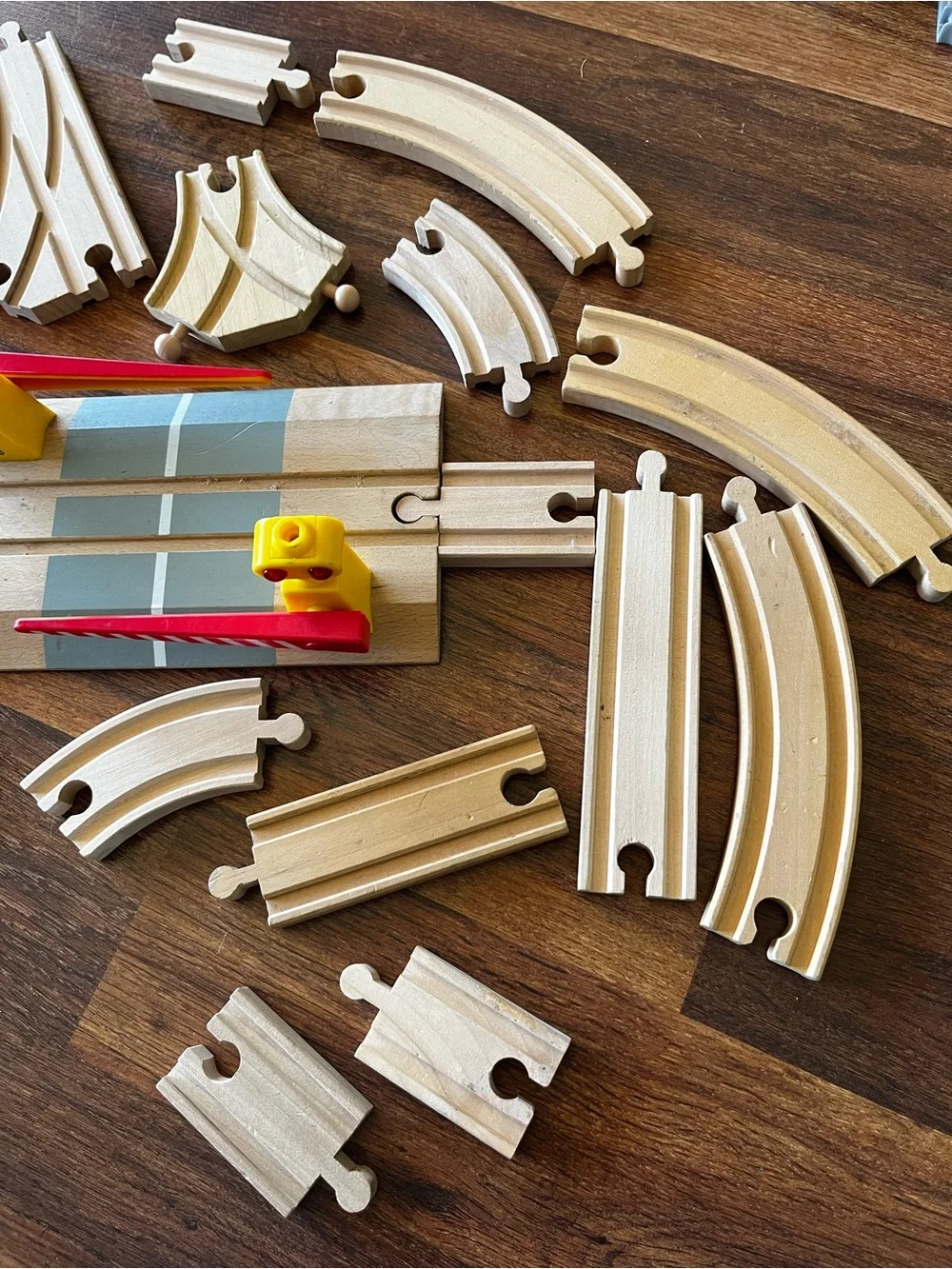 Wooden Train Track Crossing 21 Pieces